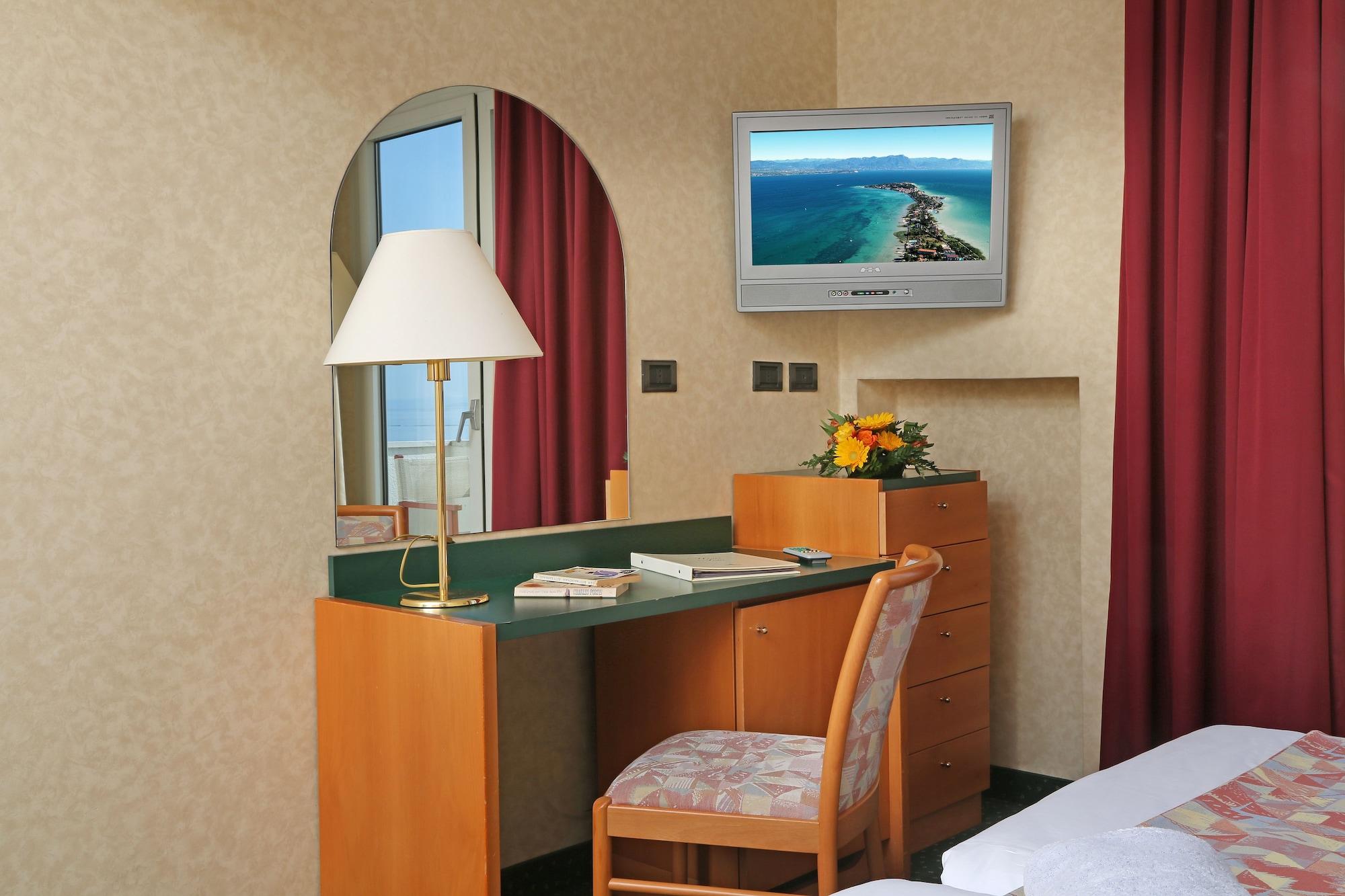 Hotel Nettuno Bardolino Exterior photo