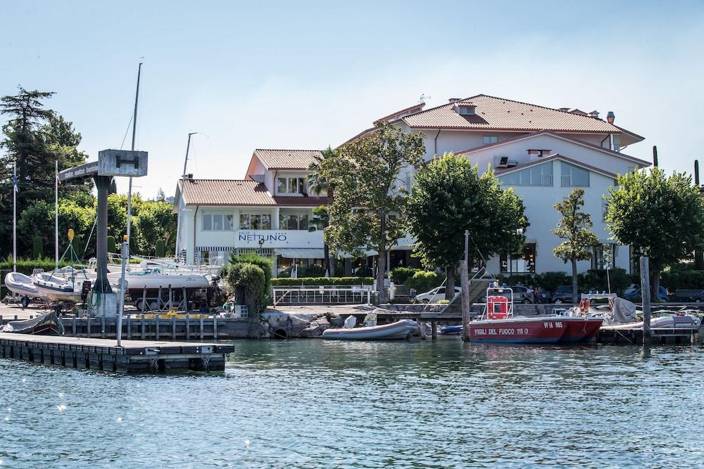 Hotel Nettuno Bardolino Exterior photo