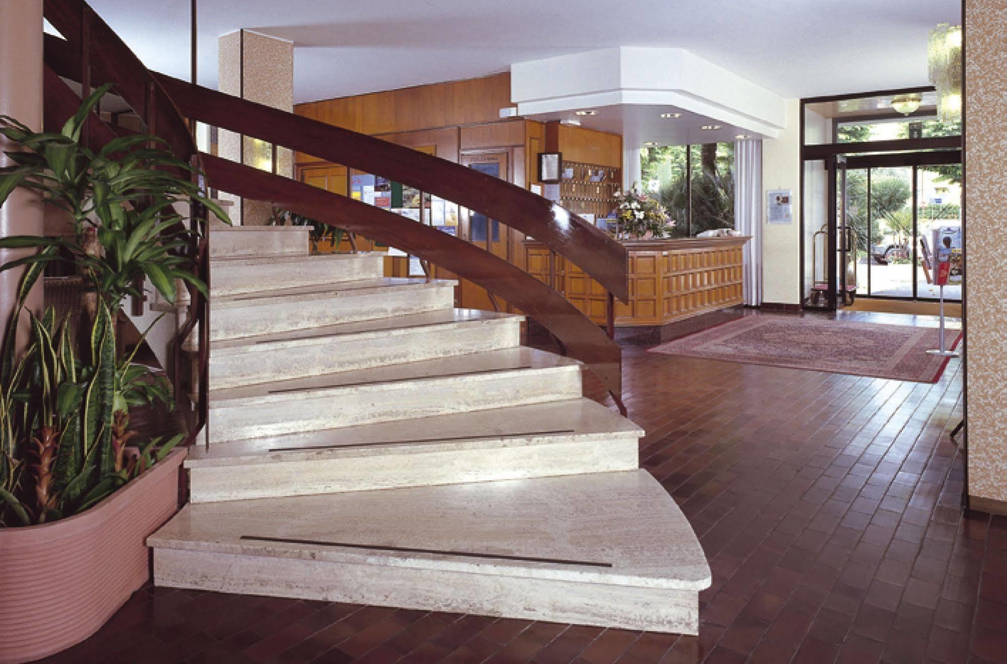 Hotel Nettuno Bardolino Exterior photo