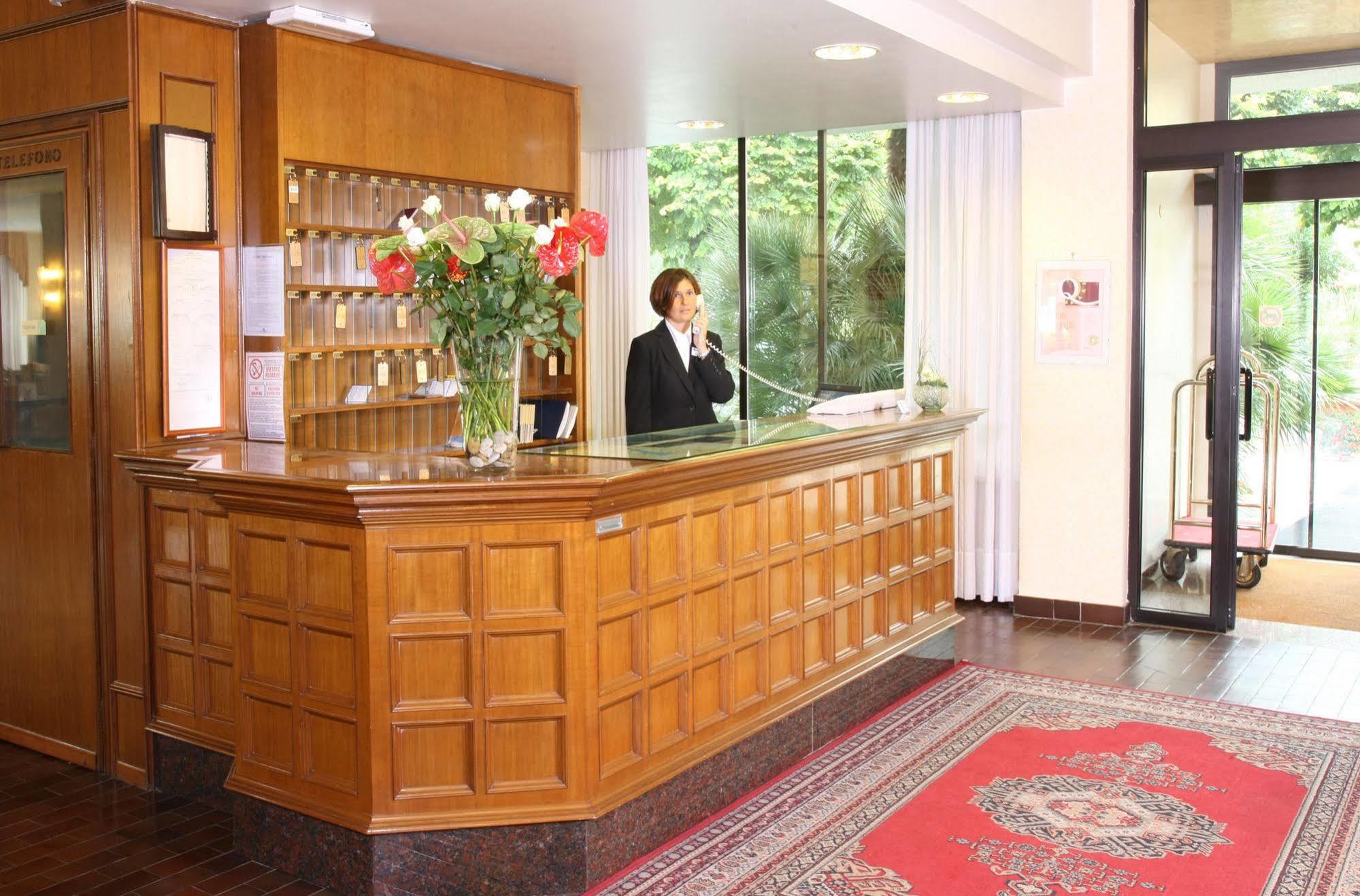 Hotel Nettuno Bardolino Exterior photo