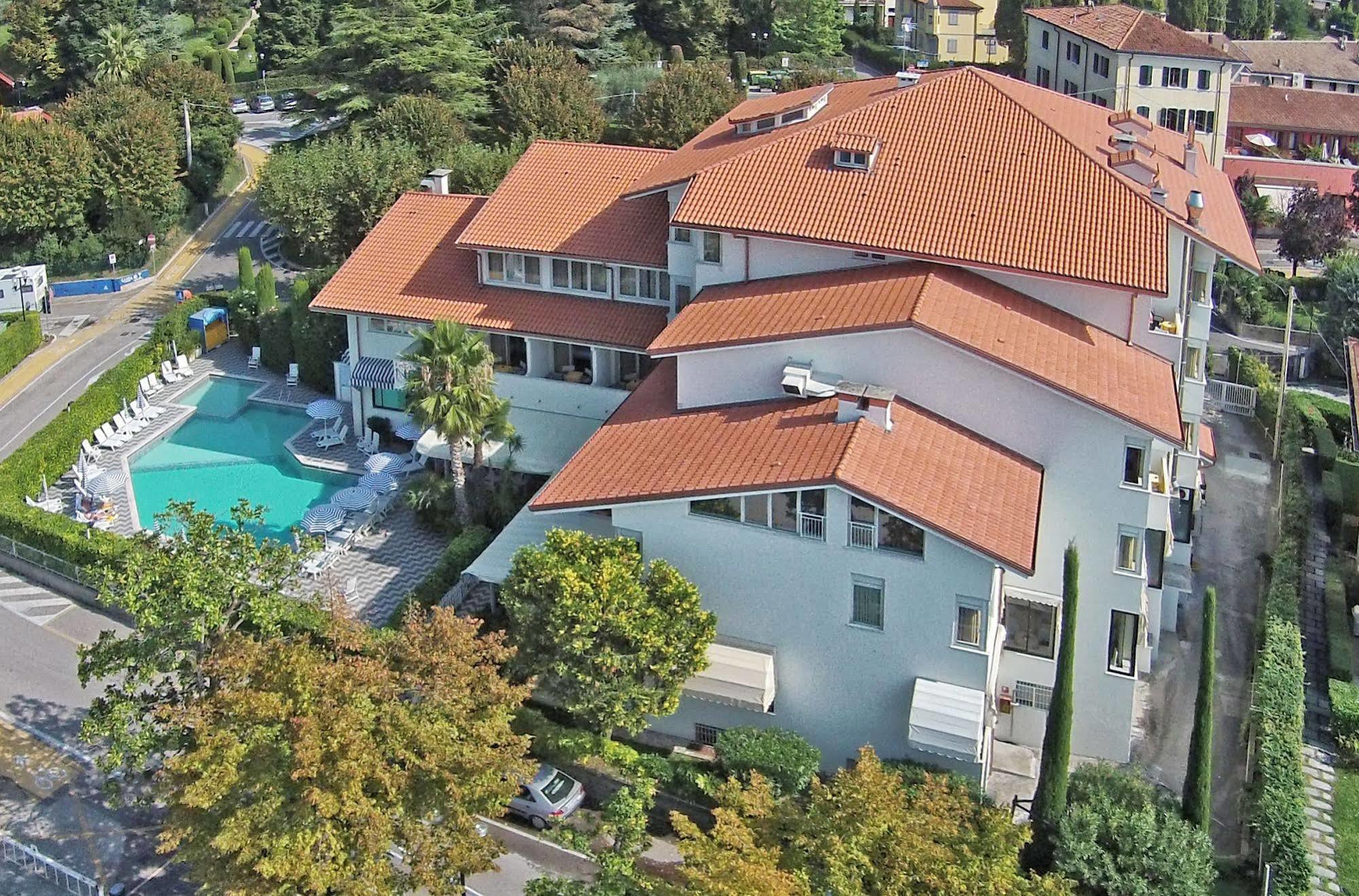Hotel Nettuno Bardolino Exterior photo