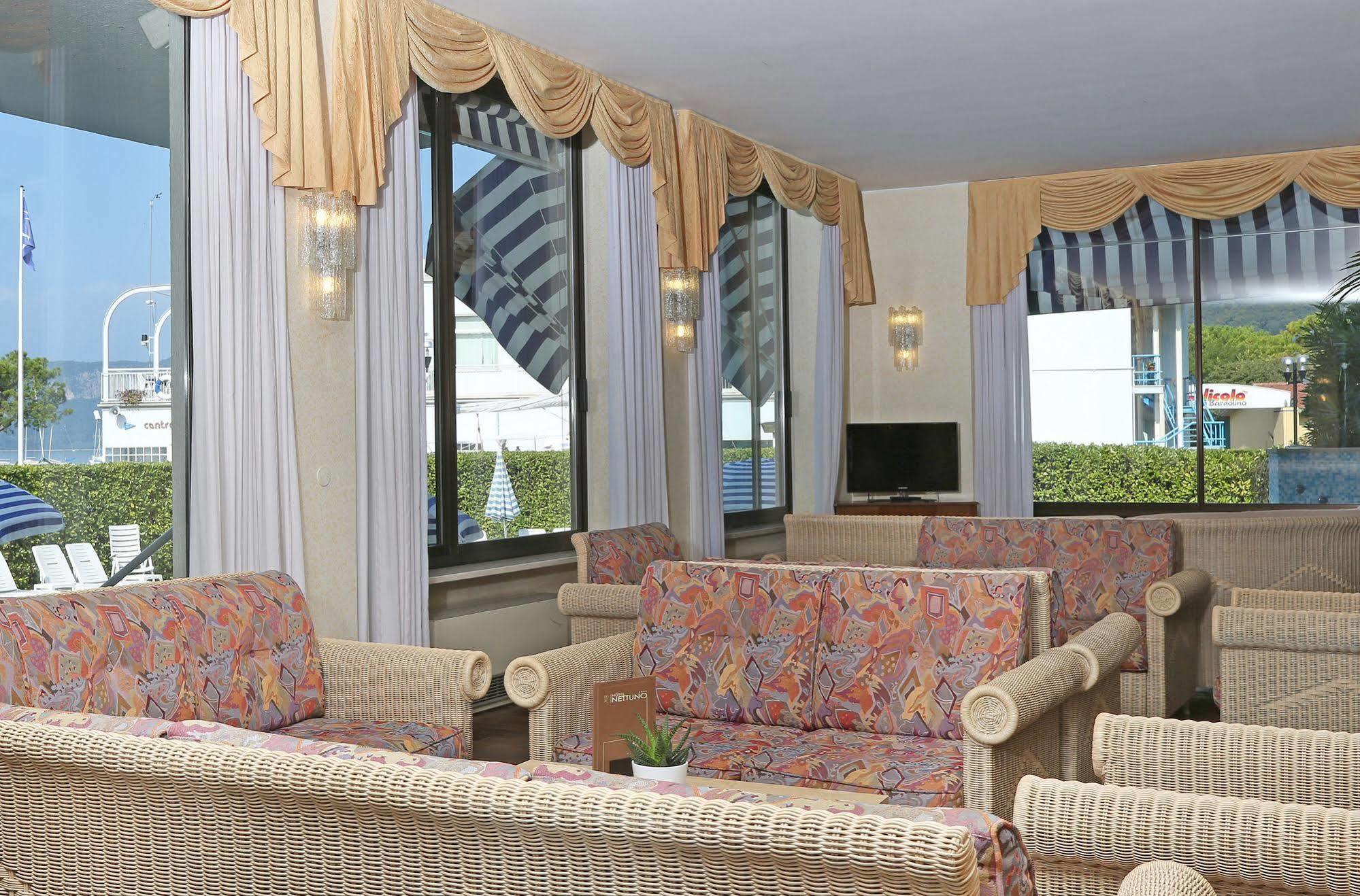 Hotel Nettuno Bardolino Exterior photo