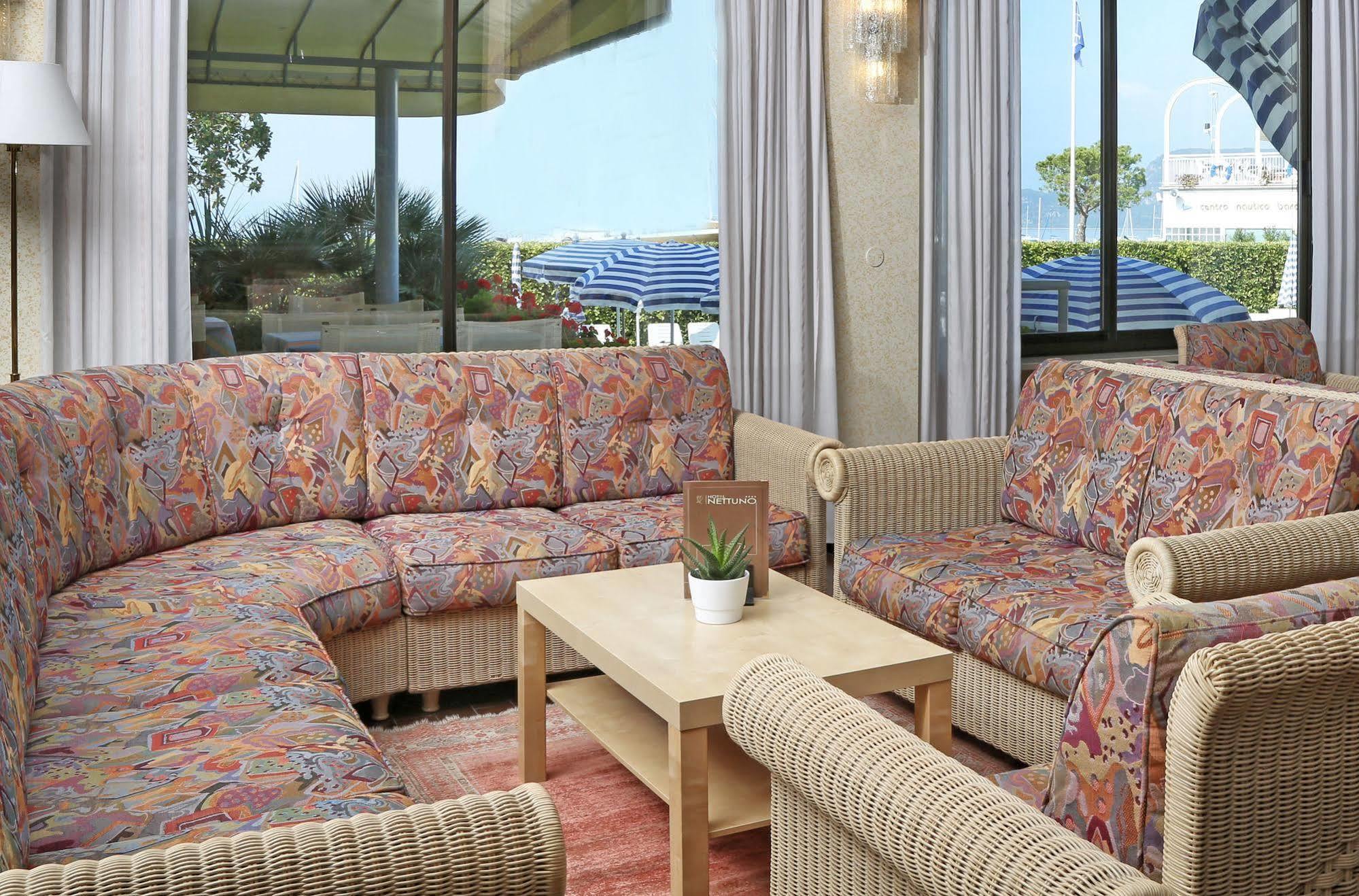Hotel Nettuno Bardolino Exterior photo