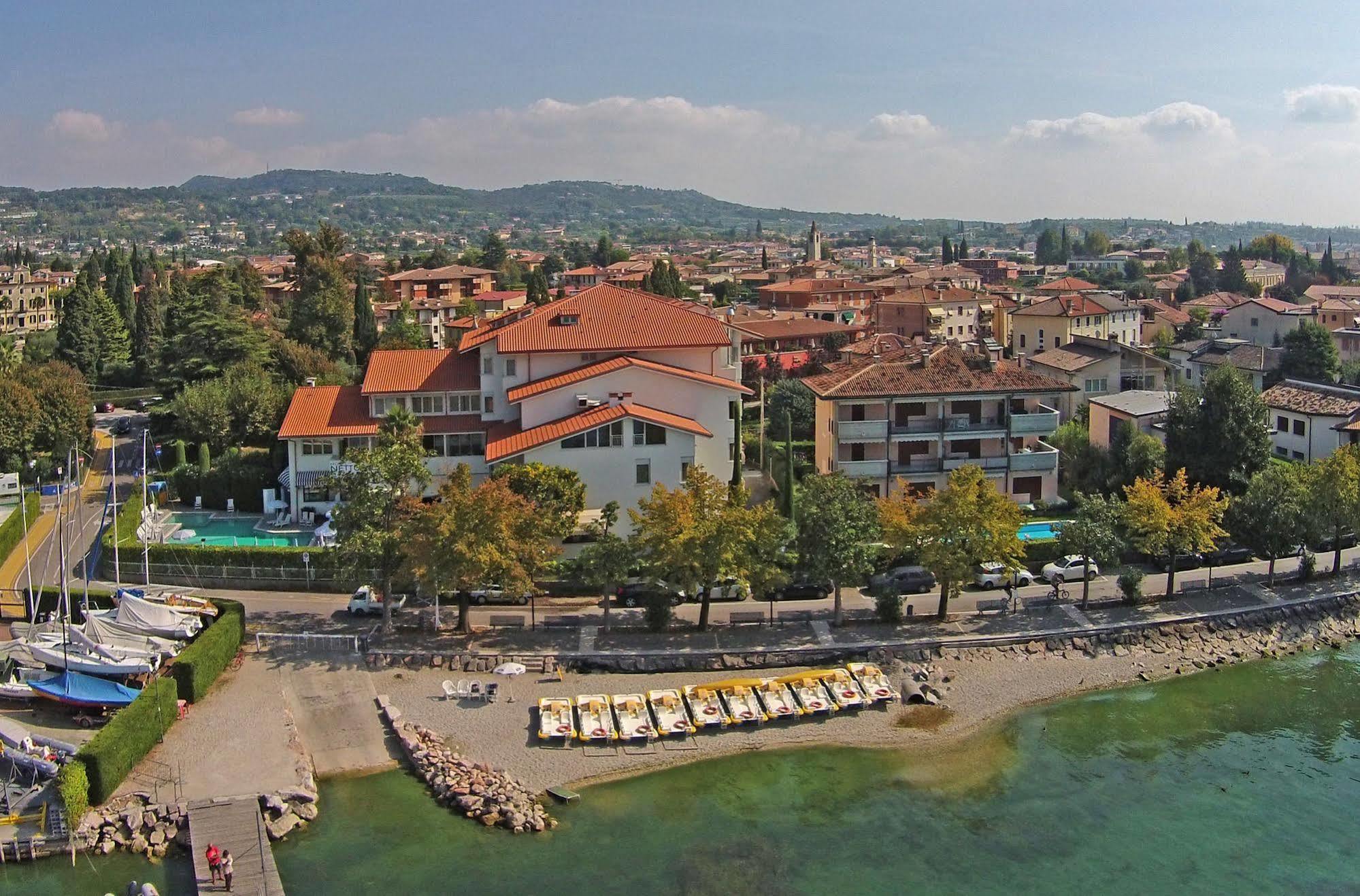 Hotel Nettuno Bardolino Exterior photo